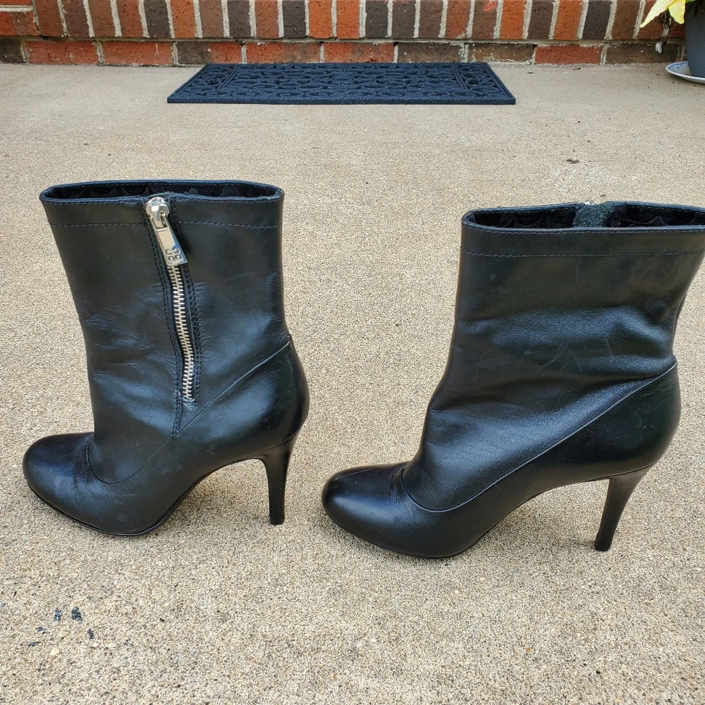 Coach Bethie Black Nappa Leather and Suade Boots, Size 5